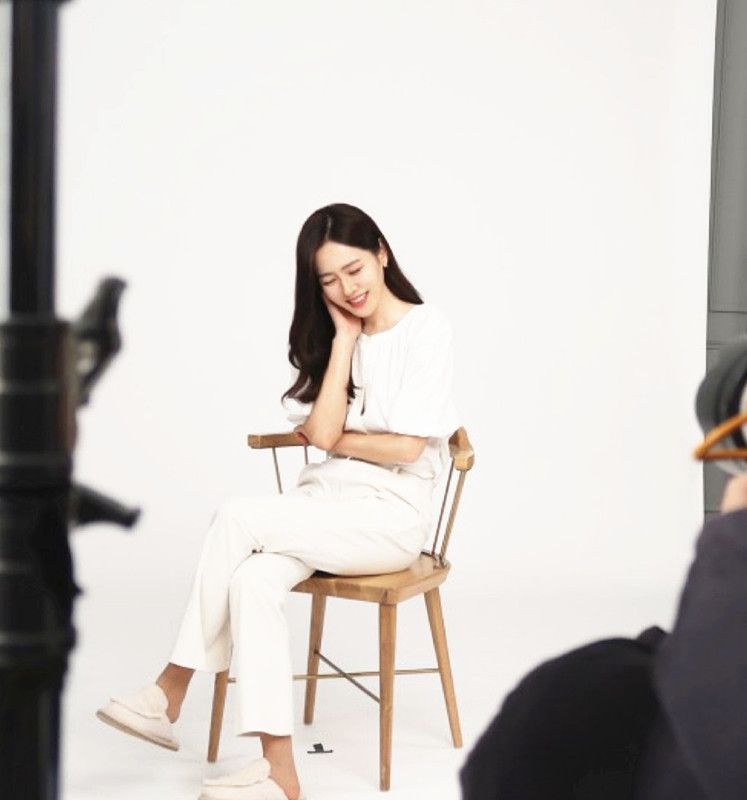 孙艺珍|孙艺珍夫妇温馨度蜜月，玄彬全程拿包似暖男，情侣极简风好飒