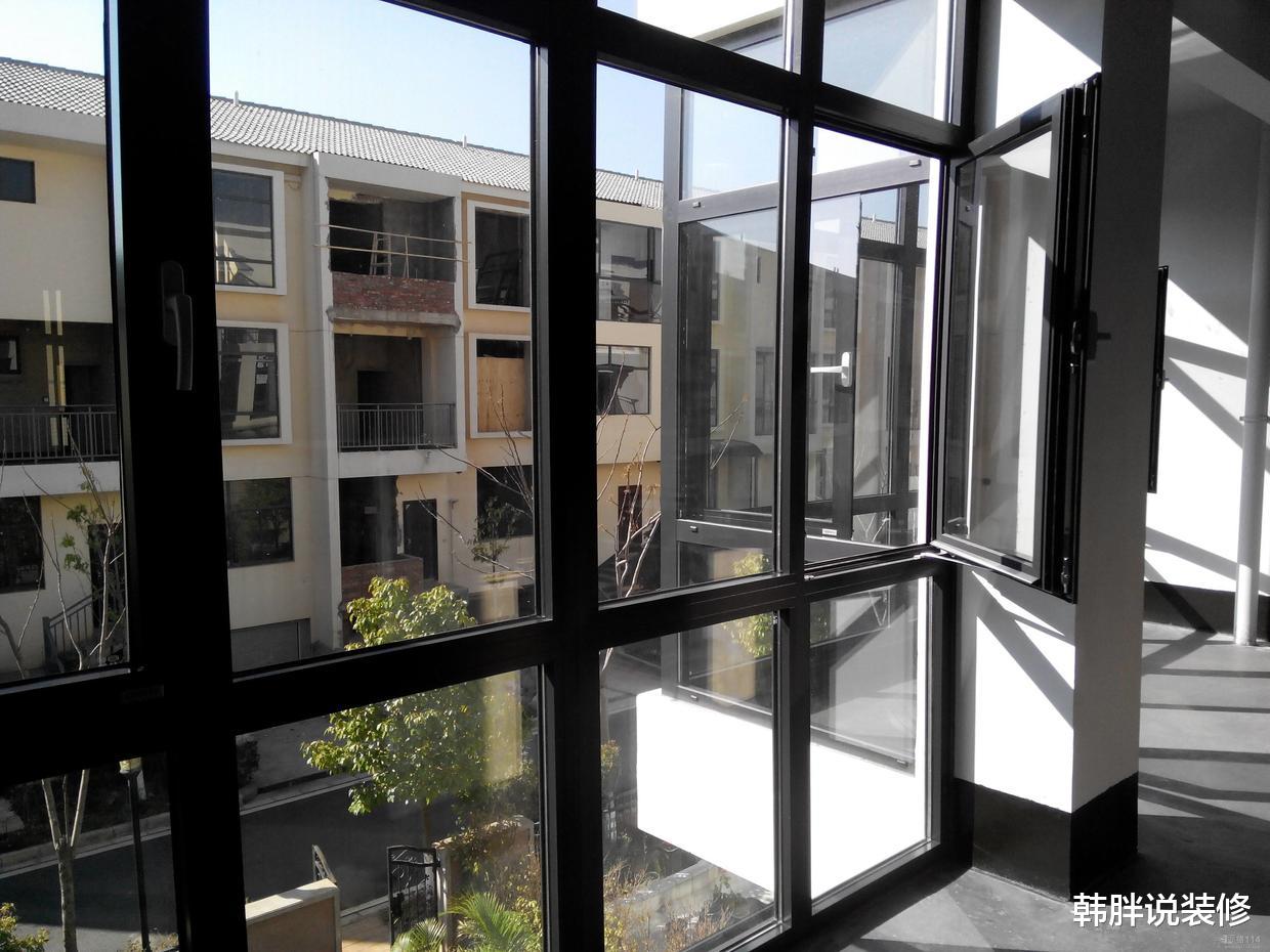 封阳台,铝合金和断桥铝哪种比较好?老师傅给出答案,别再选错了