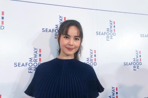 求婚|泰星Yaya：我现在每天都打扮得漂漂亮亮地，等待着Nadech的求婚