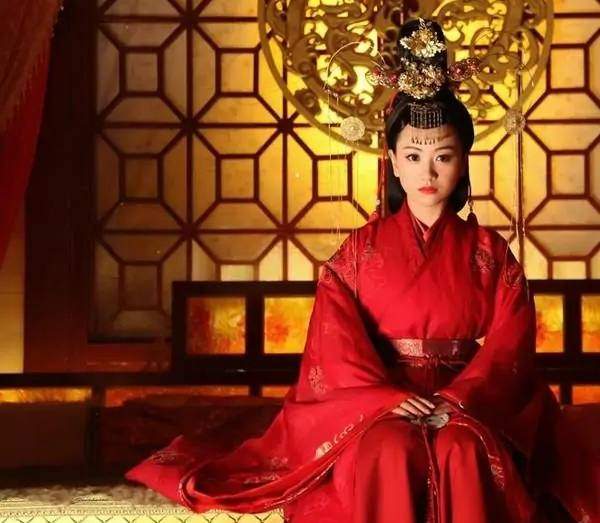 杨丽萍|古装比拼:刘诗诗古装,杨幂古装,唐嫣古装,杨蓉古装,谁更美呢