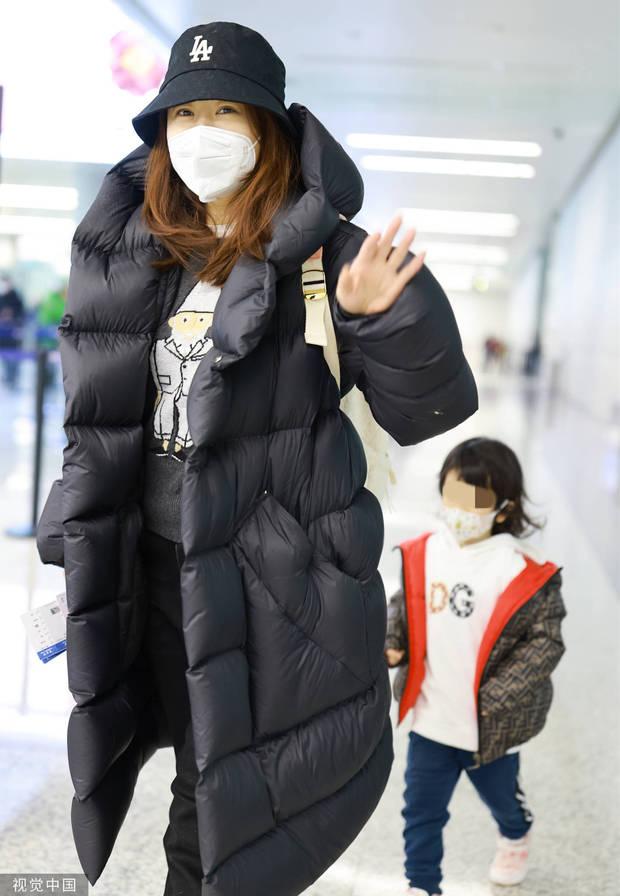 毛俊杰|毛俊杰罕见带女儿现身 分享近日行程称准备去滑雪