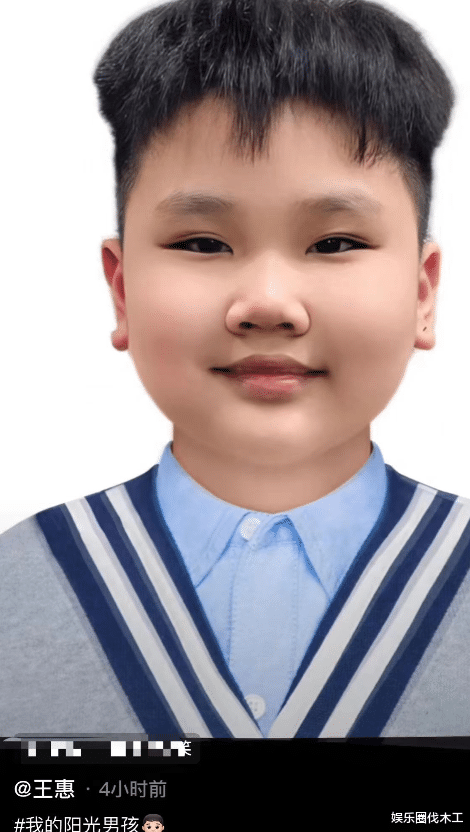 郭德纲7岁儿子近照曝光！减肥成功模样随妈，手戴大金镯少爷派足