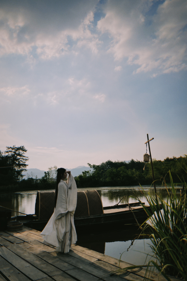 董洁|赵丽颖沈璃侧颜，新物料来了！网友：何幸福你飘了吗？