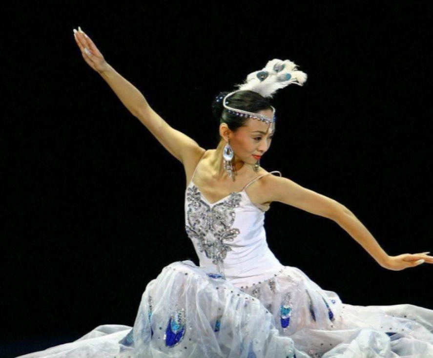 邰丽华|千手观音邰丽华：春晚爆红后拒绝富豪，甘心下嫁穷小子，现状如何？