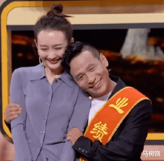 王源|卫视春晚：杨颖唐嫣主持惊艳，马丽回忆感人，宋小宝配王鸥笑岔气