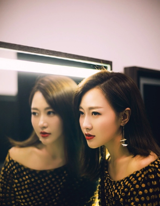 潘阳|“潘长江女儿”潘阳：父亲力捧也不红，嫁给10亿富商，成豪门阔太