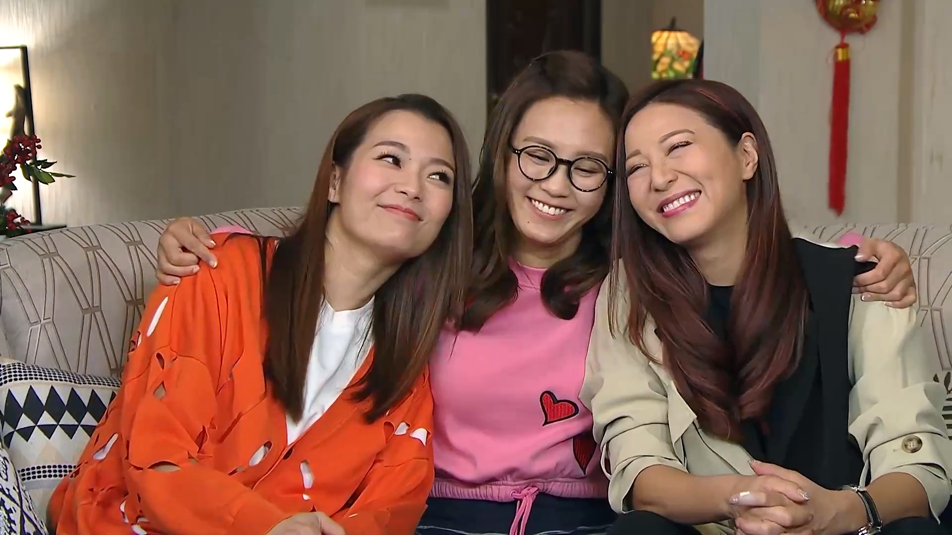 皆大欢喜|参考《皆大欢喜》（时装版），苏韵姿会回归《爱回家》吗？