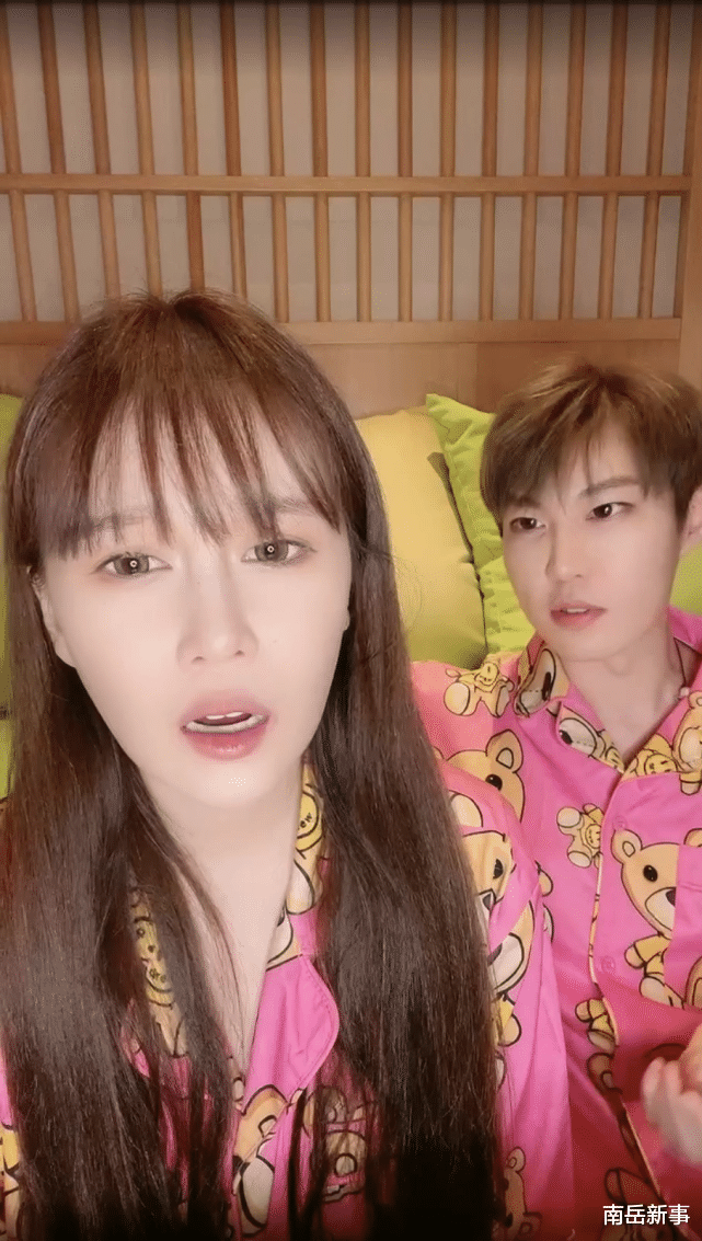 李嘉欣|辣眼睛！赵本山怒斥女儿穿着暴露，等于没穿！警告其不要丢人现眼