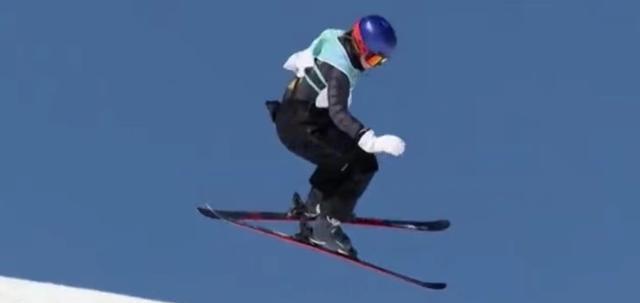 谷爱凌|谷爱凌牵手《朗读者》,一本书娓娓道来,说尽女性成长路