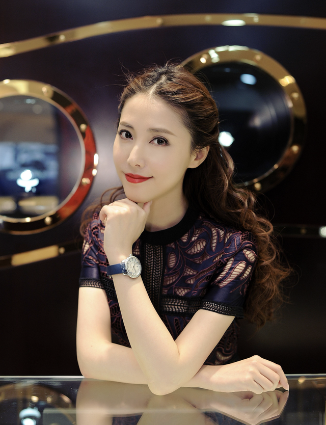 迪丽热巴|长着一张“大长脸”也好看的10位女星，个个明艳大气，满屏高级感