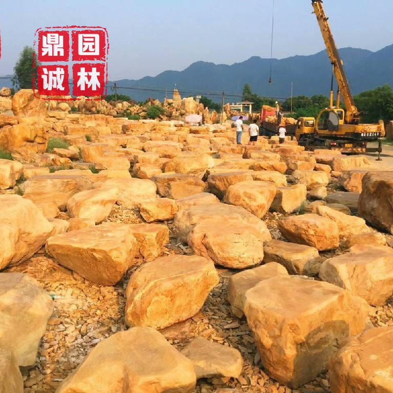 黄蜡石石材打造桌椅,公园庭院休闲摆放,艺术石制作