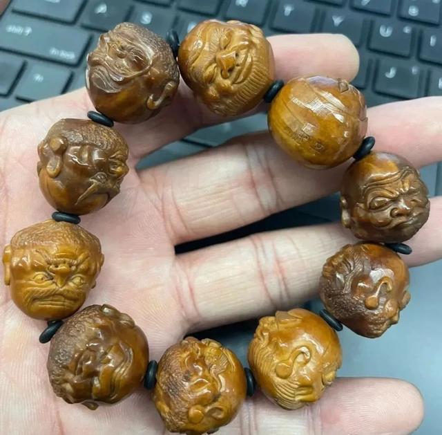 文玩|越盘越花的7种文玩,如何预防和补救?