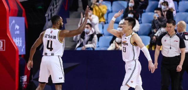 辽宁男篮|辽篮36分钟轰71分火力全开！双核26+8无可匹敌，赵睿17+2独木难支