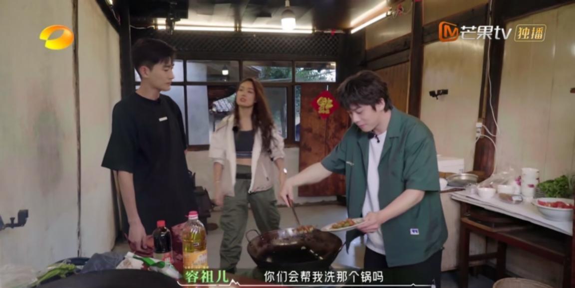 武艺|明星真喜欢农村吗?武艺无意间的一句话,揭开综艺扎堆农村的原因