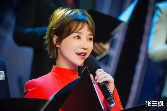 胡蝶|央视美女主持胡蝶，曾在一片骂声中倒贴50万闪婚陆川，现家庭美满