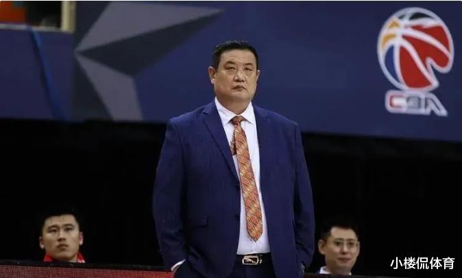 山东男篮|徐长锁，创造一项CBA最让人看不明白的记录，还有什么理由不下课