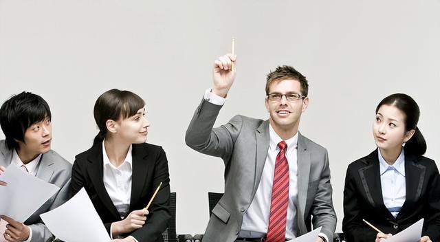职业年金|面试官：有5杯水，却来了6位领导，怎么办？高情商这么说被录取