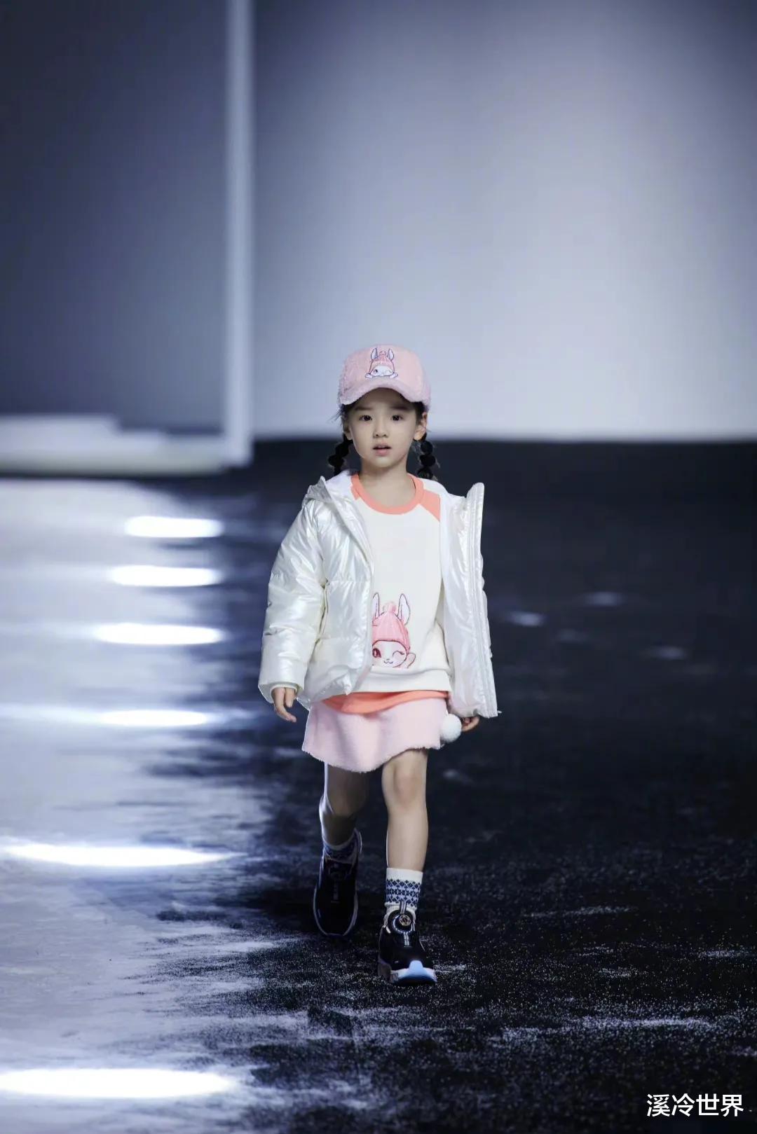 董璇|一点都不浪费爹妈基因：这些星二代个个长得古灵精怪，活泼又好看