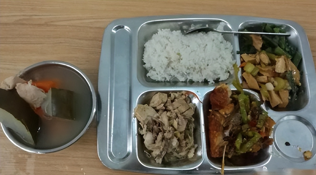 求职|现在已经这么“卷”了吗?90后应聘“扫大街”,结果3天就被辞退