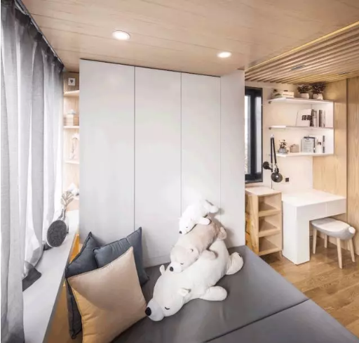 客厅|34㎡挤5口人，每天忙着琴棋书画，极度拥挤，孩子降临成大灾难