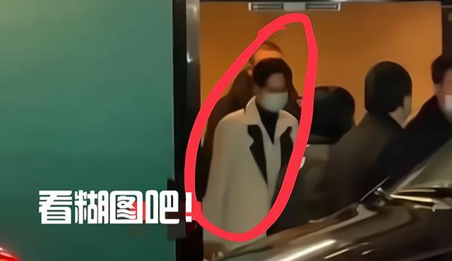 王一博|王一博出席香奈儿晚宴，众人期盼香啵啵，结果等了一片寂寞