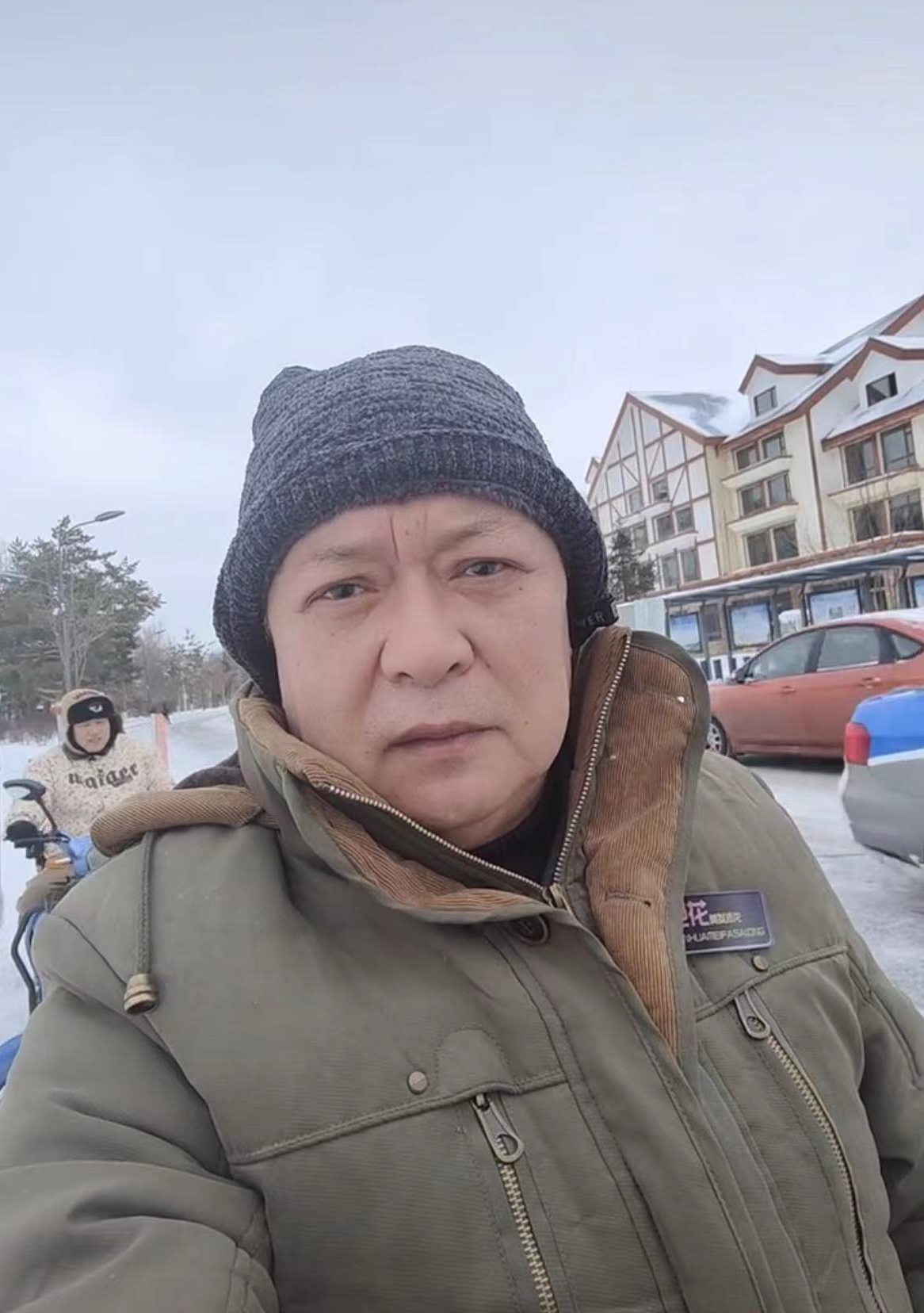 迟志强|迟志强晒回老家照片，衰老速度太明显，眉毛脱落认不出