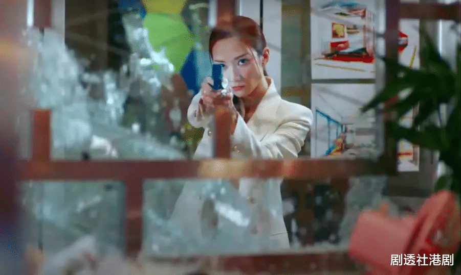 王君馨|话里有话?TVB离巢花旦台庆剧表现被赞,低调回应:不及其他演员