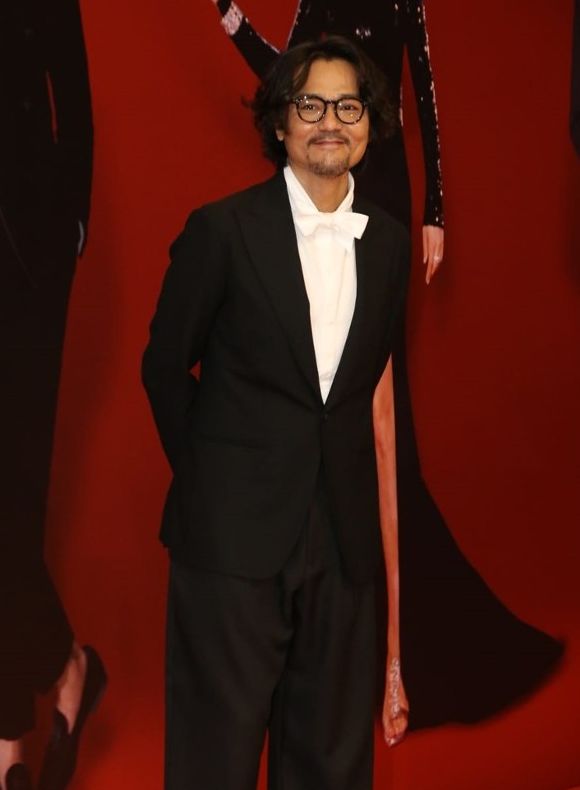 谢安琪|金像红毯星光熠熠：吴君如壕气陈慧琳淡雅，周秀娜谢安琪性感PK