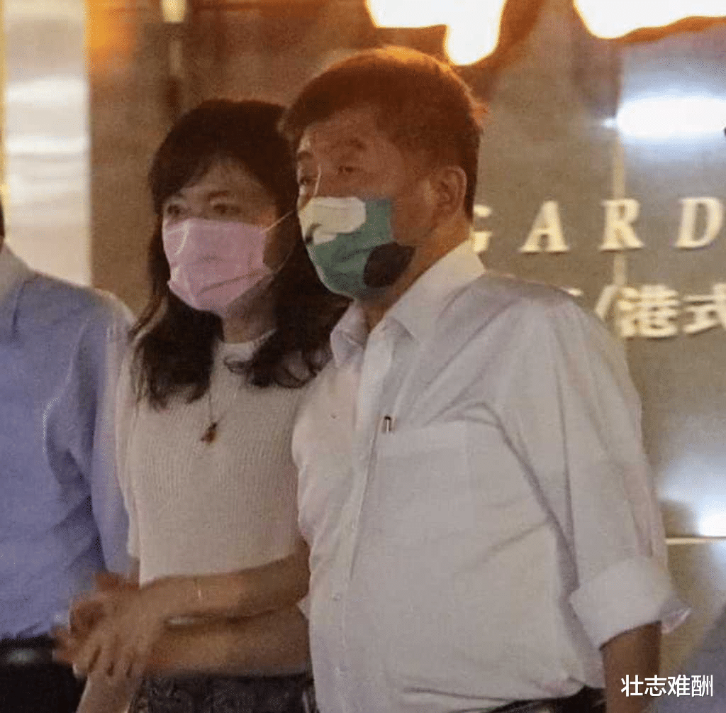 陈时中“咸猪手”事件有内幕!遭到骚扰的李雅玲居然反过头来向其道歉,这世道是怎么了?
