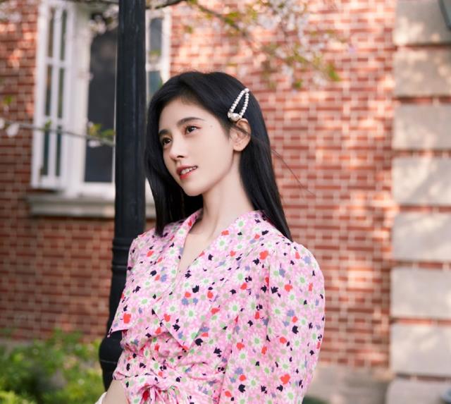 游客照|明星樱花游客照曝光，躲过了李沁范丞丞，却被肖战鞠婧祎迷住了！