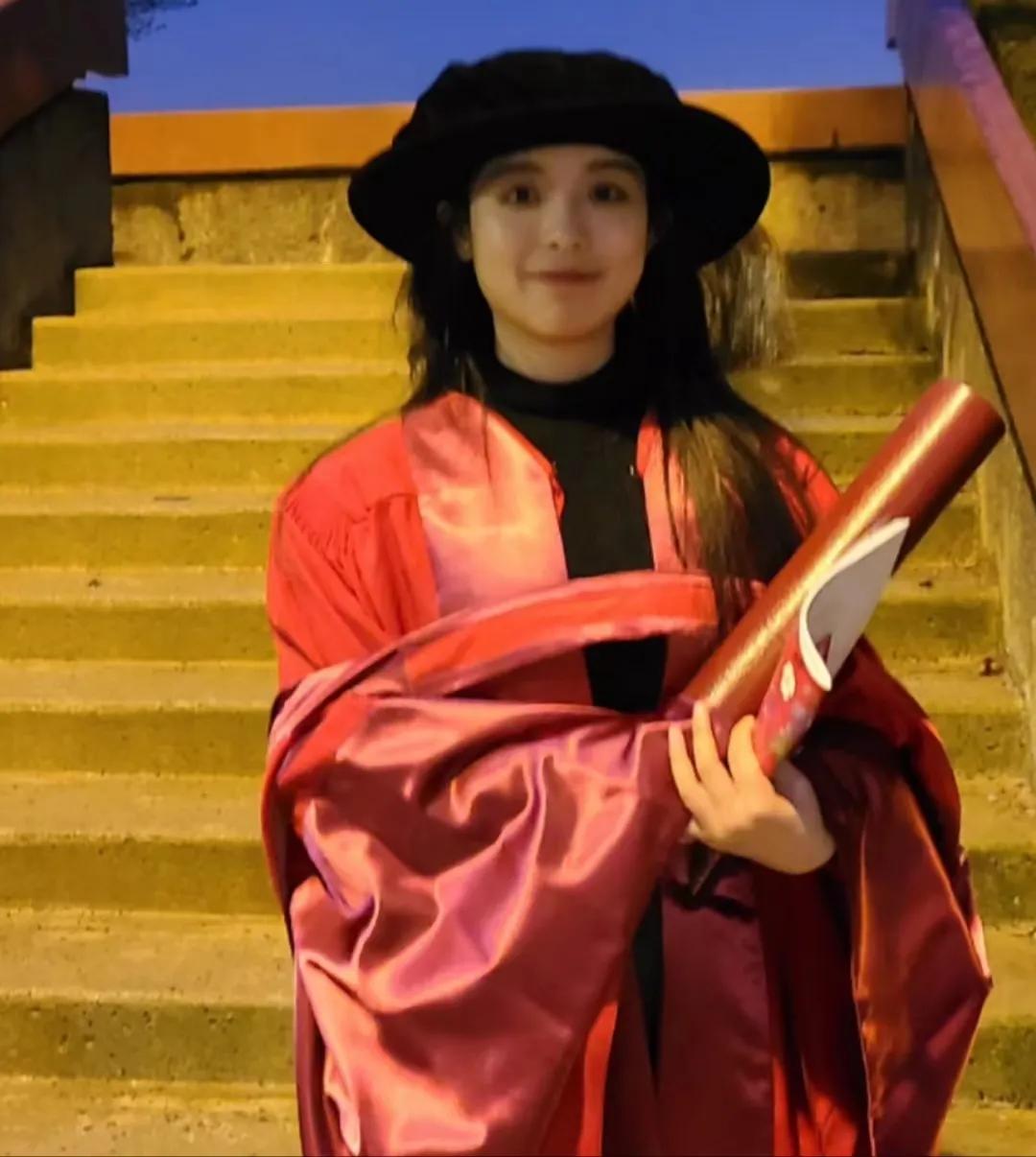 女博士遭妈妈吐槽只学习不交友，却被曝是网红已结婚，搞笑女一枚