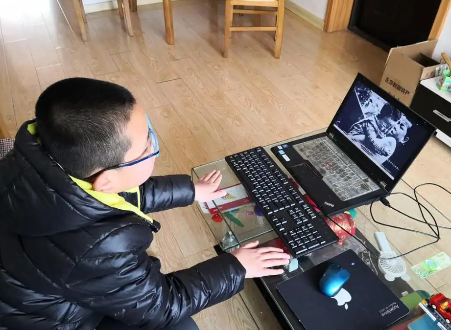 网课炸房, 老师殒命! 河南一老师因被网暴气愤离世, 怎么惩处施暴者?