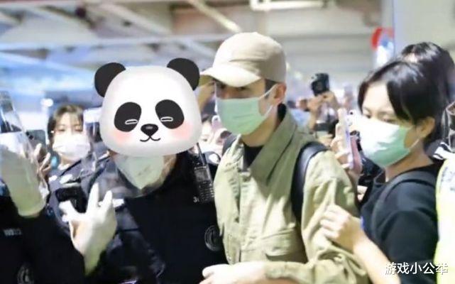 张云龙|演员张云龙机场劝架，一把搂住壮汉保安，代拍素质引发热议