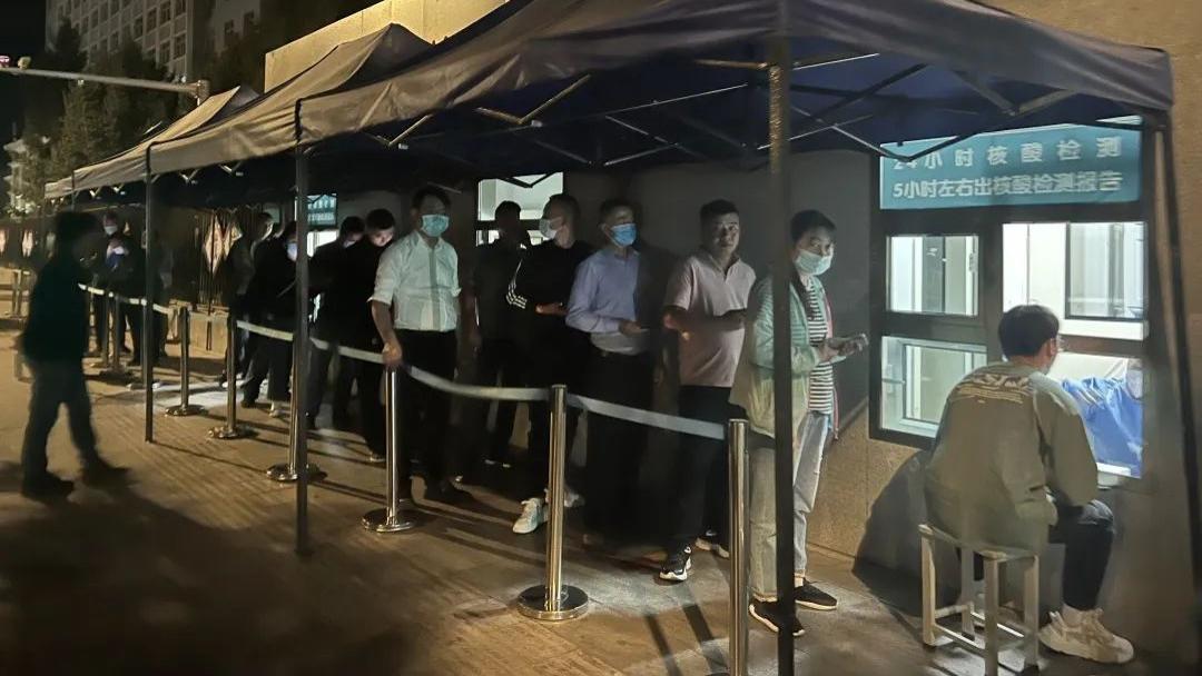 |出游一天半做5次核酸？没疫情地区要常态化，飞机列车必须核酸！