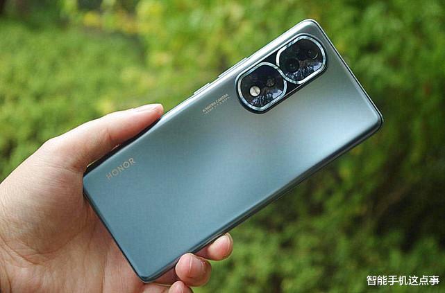 华为荣耀|买手机不能太抠门，这四款或是优选，包含华为、荣耀、苹果、小米