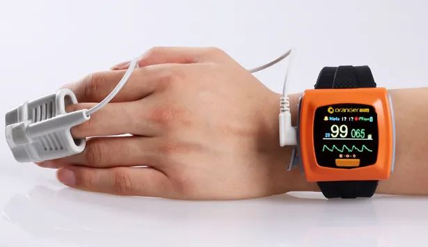 血氧仪|卖断货的血氧仪原理居然挺简单？一个LED和光电二极管就能测血氧