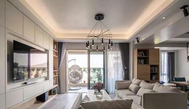 参观小舅的新家长见识了,客厅里面辟出两个餐厅看着好洋气!