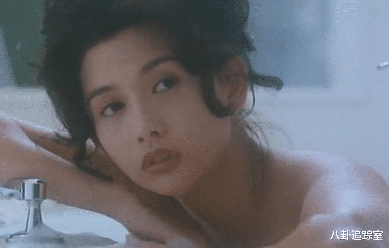 邱淑贞|邱淑贞女儿背近200万的名牌包，遗传妈妈美貌，曾被曝欲韩国出道