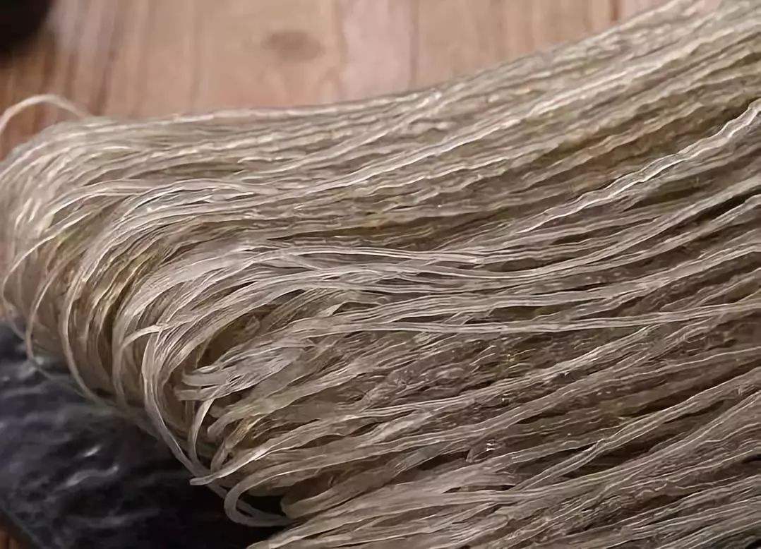 买红薯粉条时，分清真假很重要，牢记这3个技巧，商贩都骗不了你