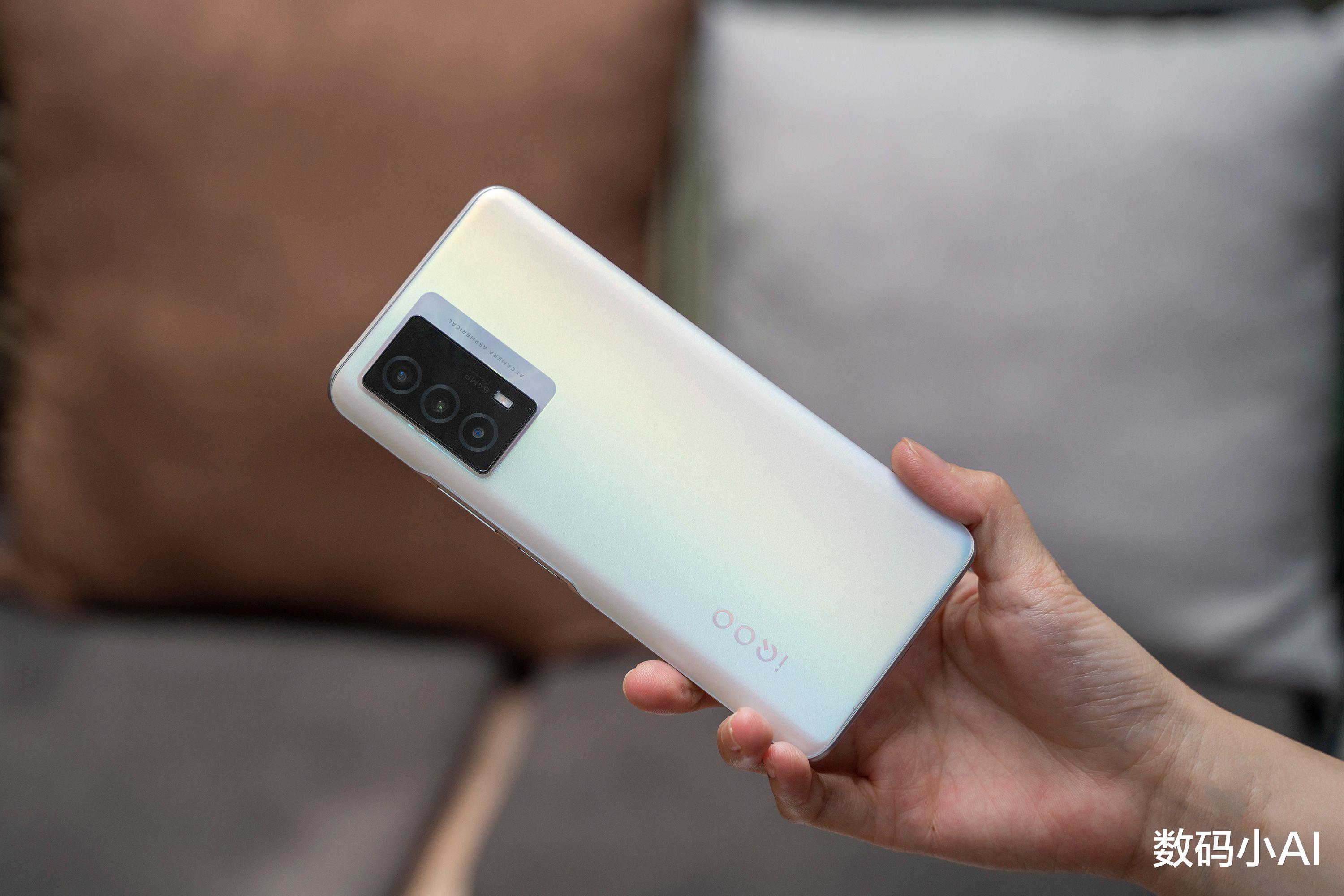 红米手机|vivo这次很大方，5000mAh+6nm芯+44w，降到1349元