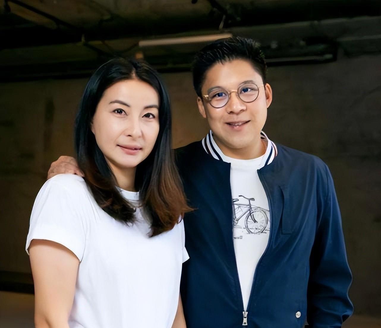 郭晶晶|霍启刚或成香港文艺一哥,郭晶晶戴百万钻戒高调现身,为丈夫拉票