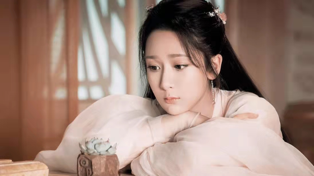 杨紫|杨紫火了,新剧《长相思》中一袭白色长裙的造型曝光,网友戏称仙气飘飘