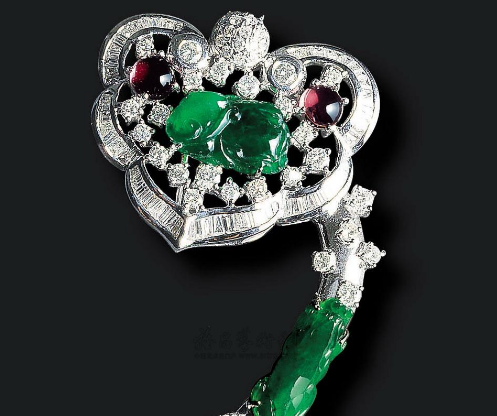 翡翠|不要买到鸡蛋壳翡翠,这样的饰品不仅没价值,而且弱不禁风