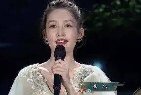 杨钰莹|凹陷、断层、尖得能“戳人”，这8位明星的下巴，一个比一个夸张