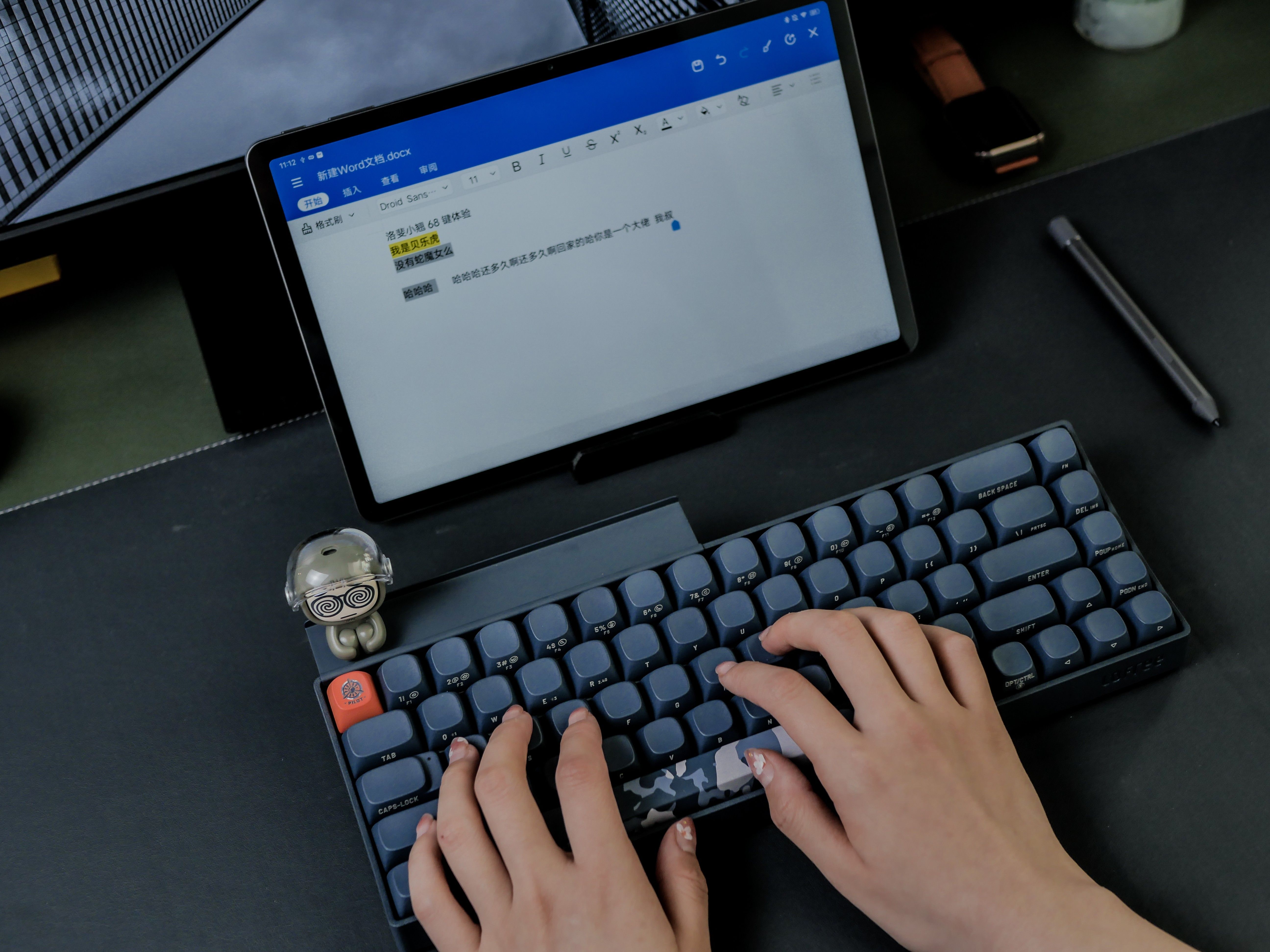 暗夜|送给男生的第一把机械键盘——洛斐小翘68键暗夜蓝