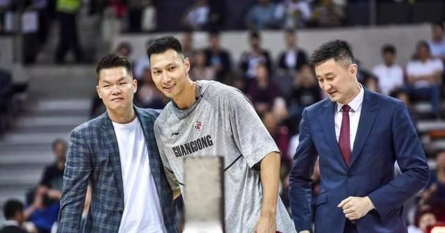 广东男篮|CBA联赛里，共13位球星获得过退役球衣待遇，看看他们都是谁？