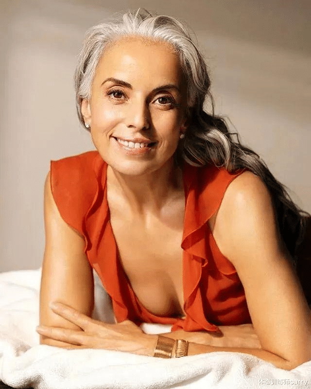 运动|优雅老去,说的容易做起来难!65岁比基尼照依然惊艳,如何抗衰