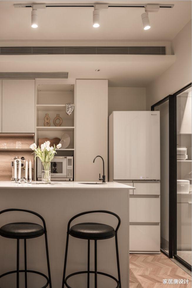 50平方米一居室,还能在家里泡澡,享受LOFT户型的精致