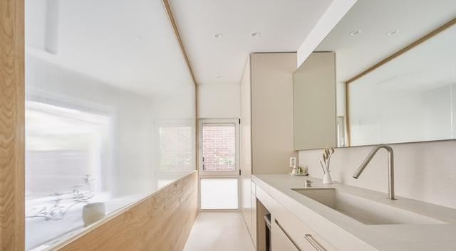 一家6口的379㎡私宅，2个娃3个娱乐房，大露台改“足球场”，阔气