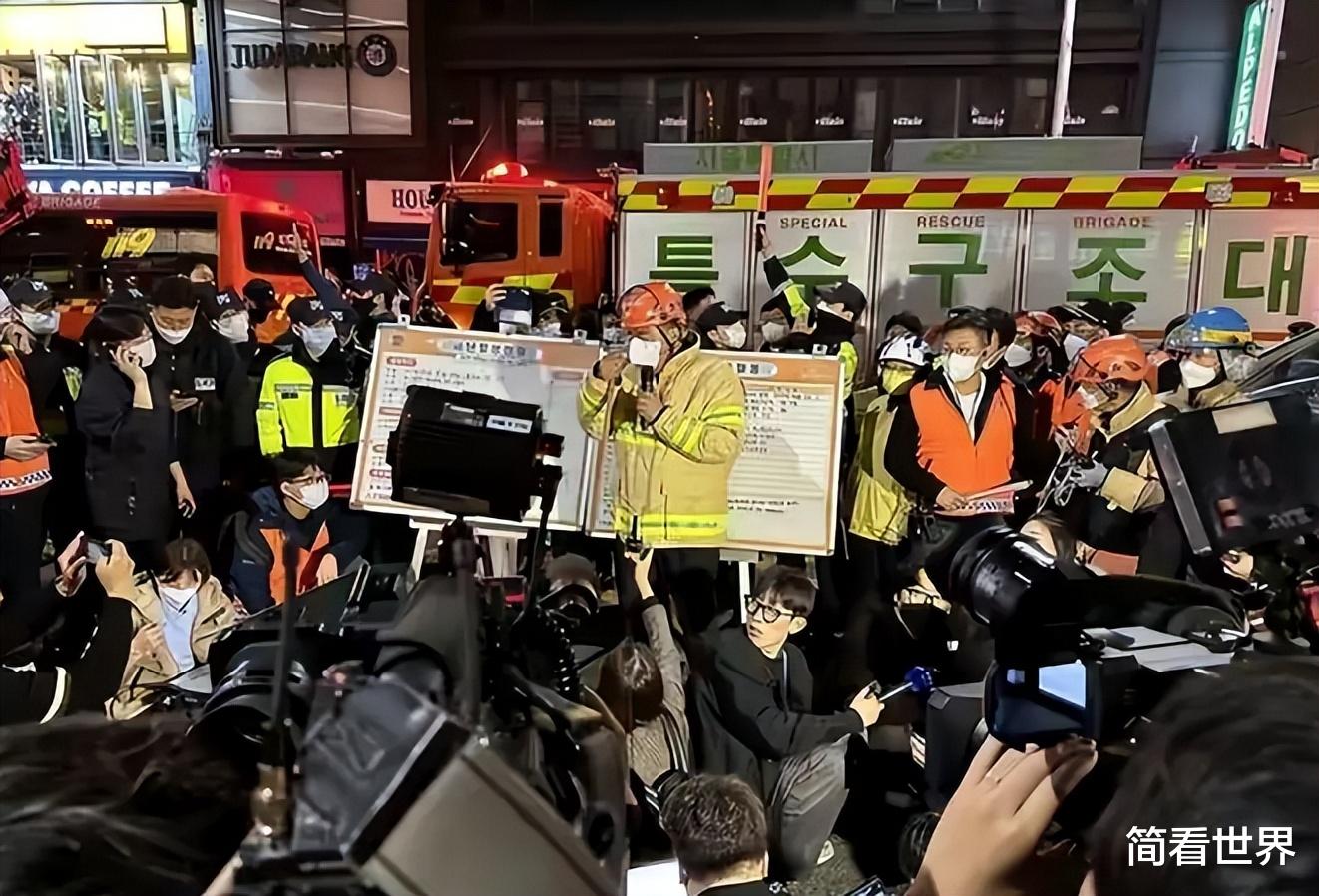 韩国死亡小巷长45米宽仅4米,活人堆叠像坟墓,女孩撕心裂肺喊叫
